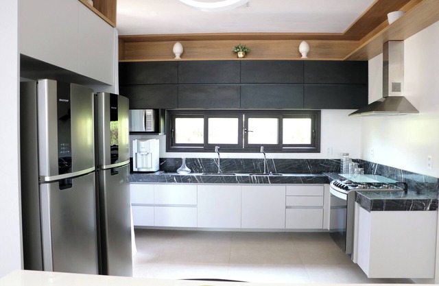 7-Suite Mansion in Guarajuba Near the Beach Gated Community!