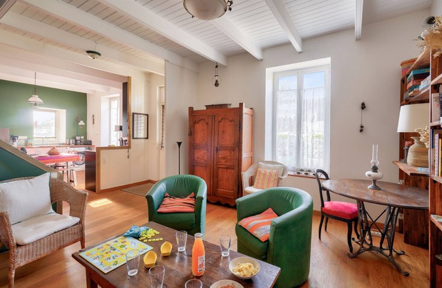 700m from the beach, charming house for 6