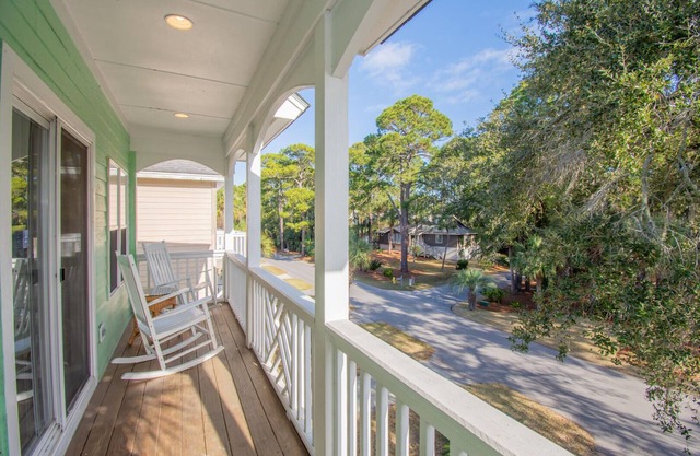 712 Bonito Drive - New to VRBO! Resort Access Included!
