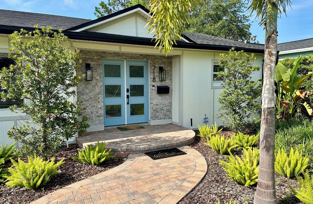 718 Bungalow Private 1BR + Walk-In Shower + Walking Distance to College Park