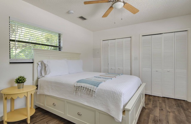 7A Newly Renovated 1/1 at Coastal Cottages