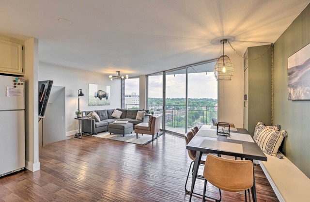 7th-Floor Omaha Condo w/Balcony & Park Views