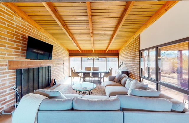 8-acre desert retreat with amazing views, private outdoor living, AC & W/D