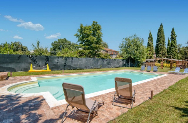 8 bedroom awesome home in Arezzo