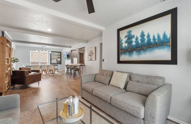 8 Bedroom Retreat | 20 Mins to OKC State Fair | Laundry Room & Pool Table #08