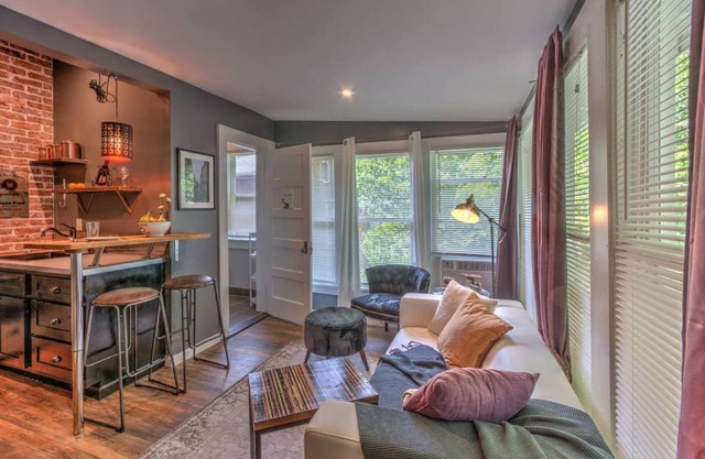 #8 · Historic but Modern with Relaxing Natural Light