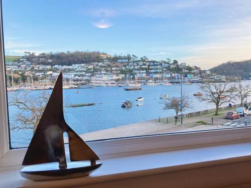 8 Mayflower Court - Apartment with river views, parking and on the level