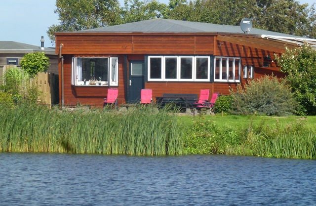 8 pers Large seaside home in front of the Lauwersmeer