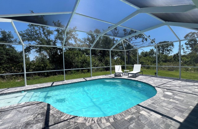 8 Turtles Villa, 5 bedrooms, child friendly, pool, spa, minutes to Boca Grande