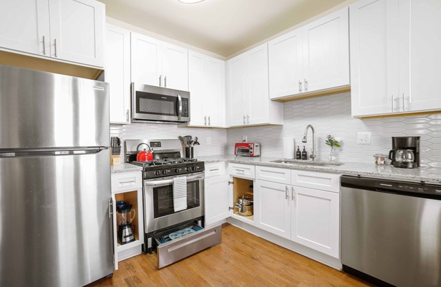 800 Furnished Apartments
