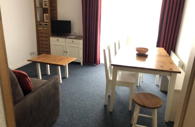80m from resort center, 3rd floor, view ski slopes, balcony, tv, 29m², Gourette