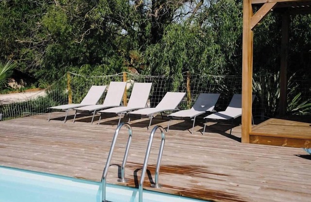 84B1 - Camelia, suite in 18th century Provencal farmhouse