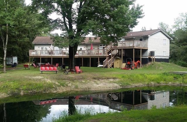 9 Bedrooms/4 Baths ~ Sleeps 50 ~ Wedding Parties and Family Reunions