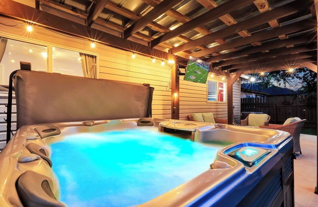 9 min Lackland AFB BMT HotTub Game Room Bocce Ball