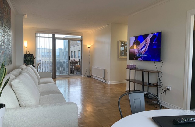 900 Square feet Lovely one bedroom, with office space in the Midtown Toronto