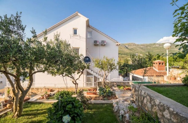 90m2 Beautiful family apartment with sea view