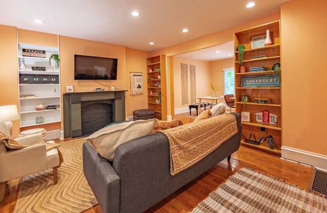 95 E 1st Unit 5 · The Adobe lodging Central Columbus 2 Bedroom Home