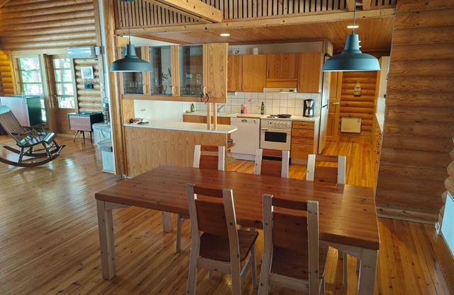 A big over 200m2 villa side the lake