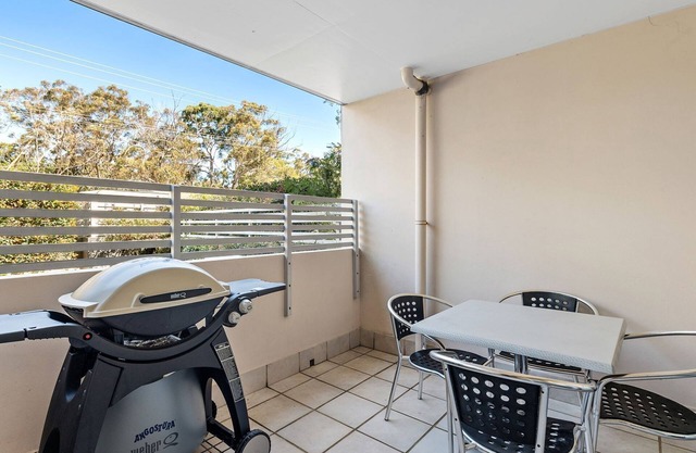 A bushland outlook with a short stroll to Shoal Bay Beach