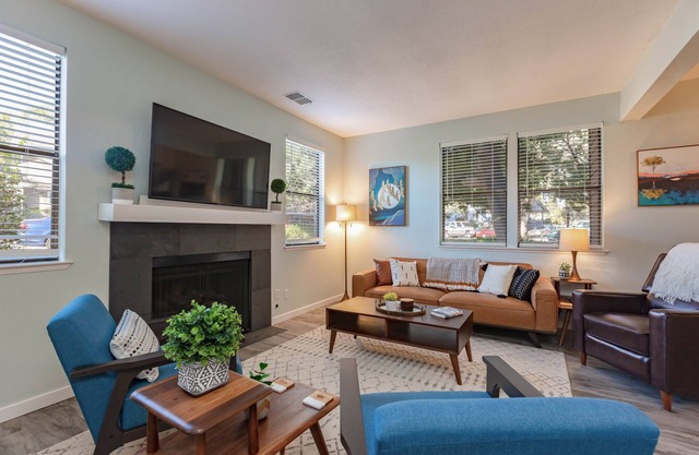 A/C in SLO! Spacious Peaceful Condo within blocks of Downtown!30 plus day rental