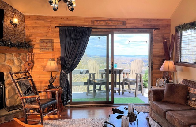 A+ Camelback STELLAR MOUNTAINTOP VIEW SKI ON/OFF -Waterparks-Tubing-Pool-Zipline