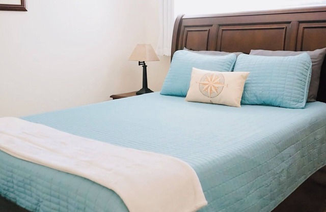 A Charming 1-bdrm basement apt in the CENTER of Boise. Pet friendly!