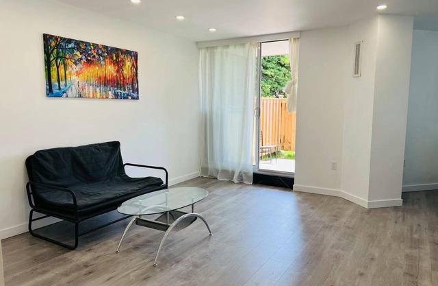 A Comfort and Convenient House in Scarborough