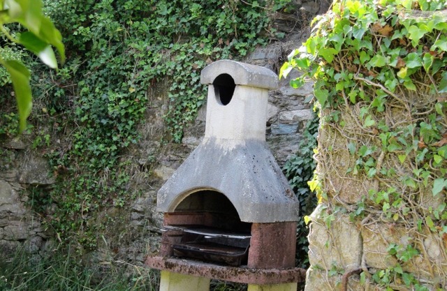 A converted stone Barn, sleeps 7 with a large garden and swimming pool