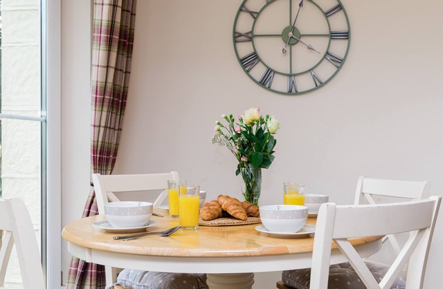 A cosy cottage in Shanklin Old Town with 15% off Red Funnel travel.