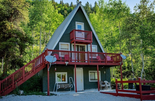 A-Frame Cabin: 3 Bed, 2 Bath - 10 Minutes away from Monarch, CO