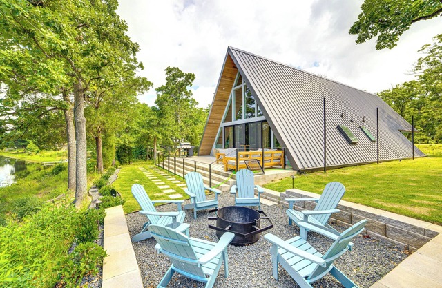 A-Frame Cabin w/Deck Near Cedar Creek Lake