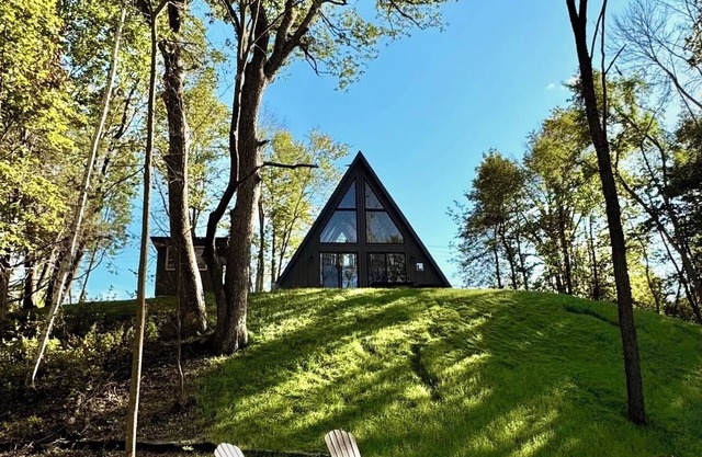 A-Frame cabin with sauna on lakeside near Taylor’s Falls, Balsam Lake ski trails