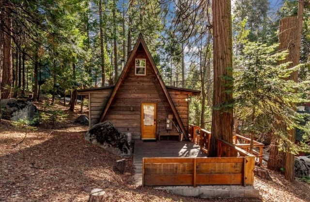 A-Frame Escape ~Unique stay w/comfort & style