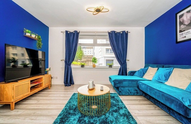 A Gem in Greenock - Sleeps 8