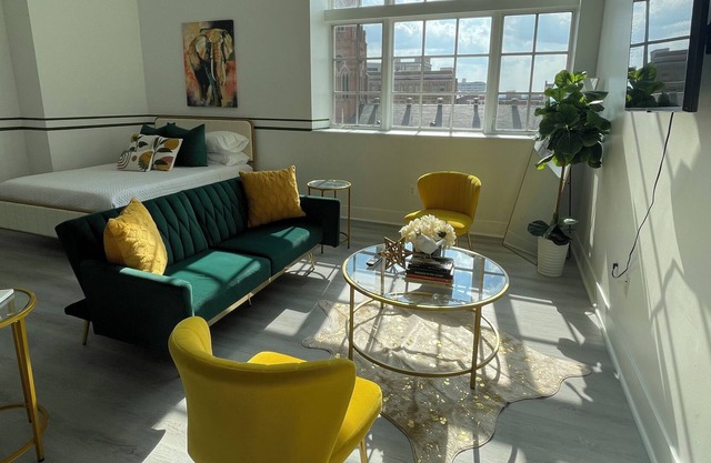 A Gem In The City | 1 Bd Dowtown Apt