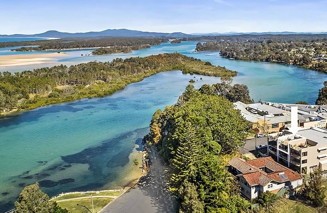 A genuine lifestyle haven overlooking the beautiful Nambucca River and ocean views.