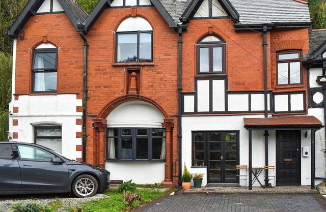 A homely, welcoming cottage, perfect for families and friends alike.