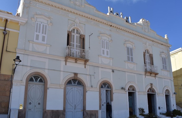 A holiday at home in Carloforte: singles, couples, families, with friends.