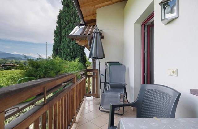 Apartment 'Pink Lady' with Mountain View, Shared Terrace and Wi-Fi