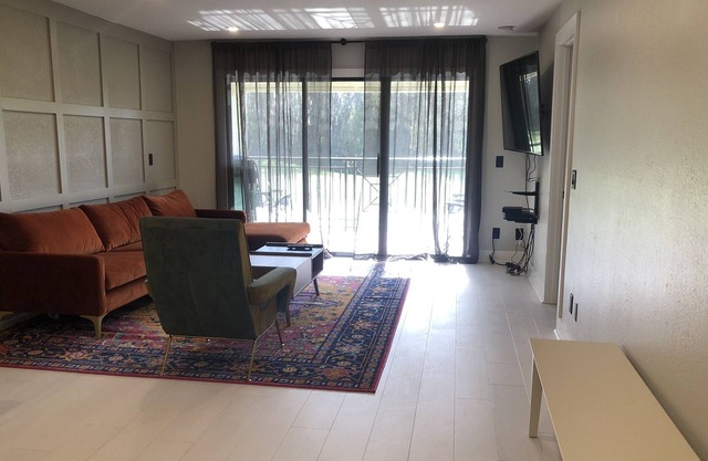 A little Piece of Paradise - newly renovated condo