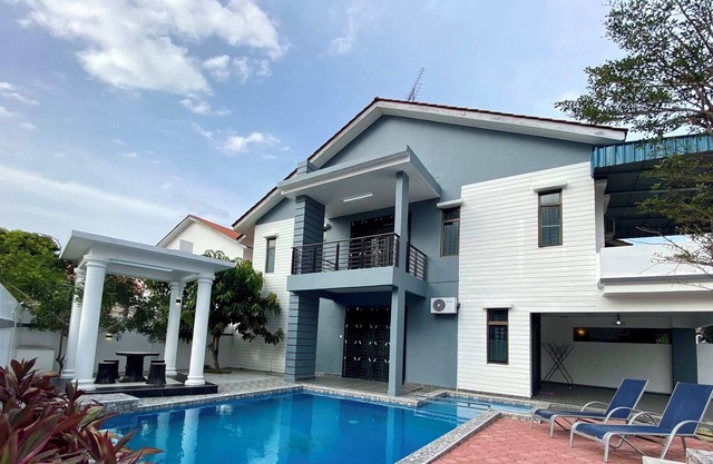 A Lovely 4BR Home with Private Pool