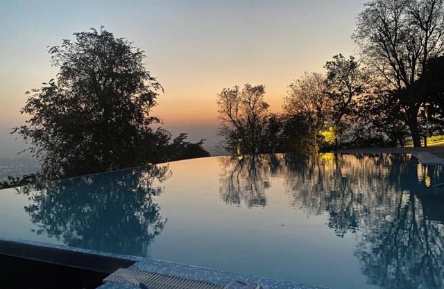 A Majestic and Luxurious Villa Overlooking the Ganges