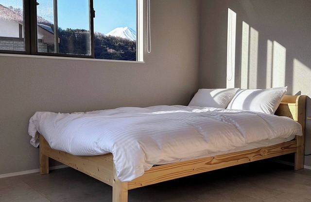 A newly built house where you can relax with your beloved pet 10 minutes by bus from Kawaguchiko/Minamitsuru-gun Yamanashi