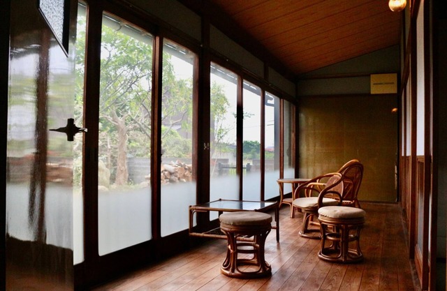 A nostalgic space where an old house is revived an / Choseigun Chiba