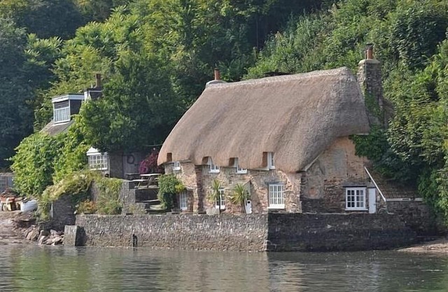 A Peaceful 4 Bedroom Riverside Property Located Near Dartmouth In South Devon