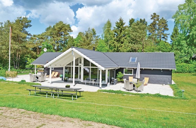 A pearl of a house in a beautiful location on Djursland.