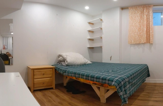 A Private Room at PandaMotel.Com