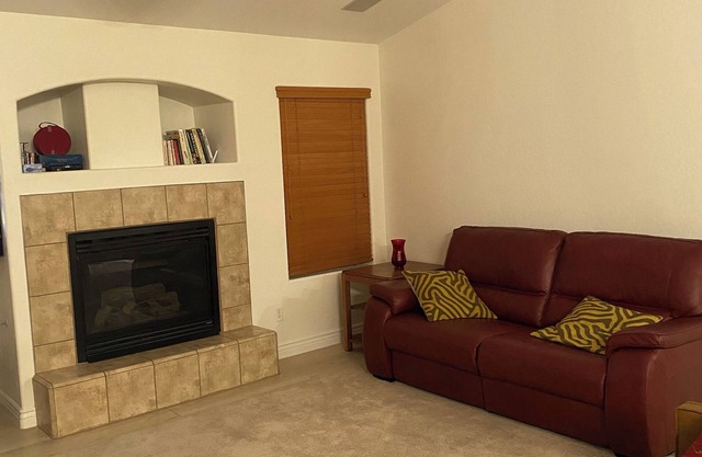 A Putter’s Paradise- Rent 3 or 2 bedrooms with WiFi, AC in fabulous Phoenix