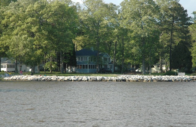 A quiet, family retreat home on the Chesapeake Bay, south of Annapolis MD