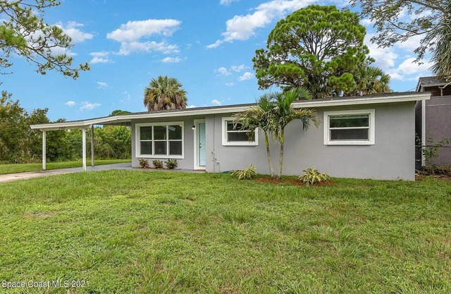 A quiet, private, and secluded home near Orlando, Viera and the Beach!